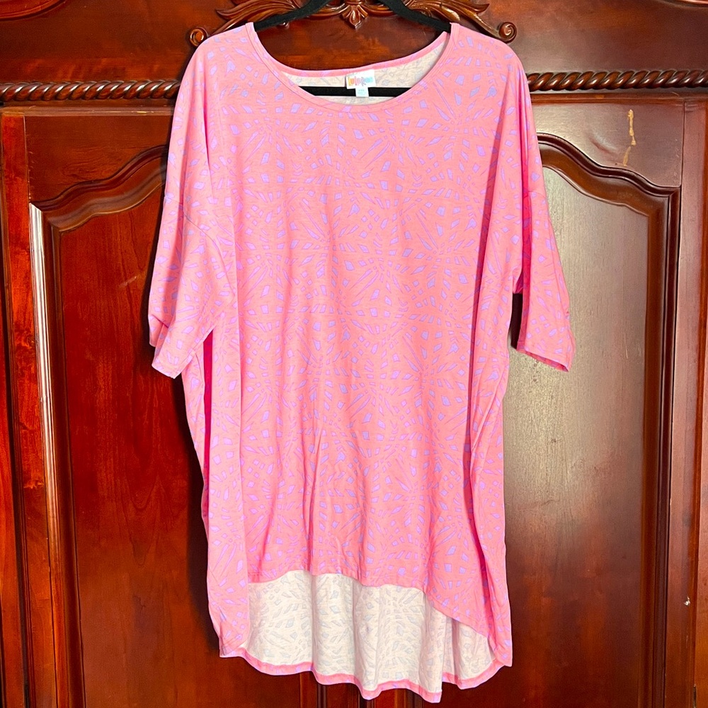 💚Pink and lavender LulaRoe Shirt